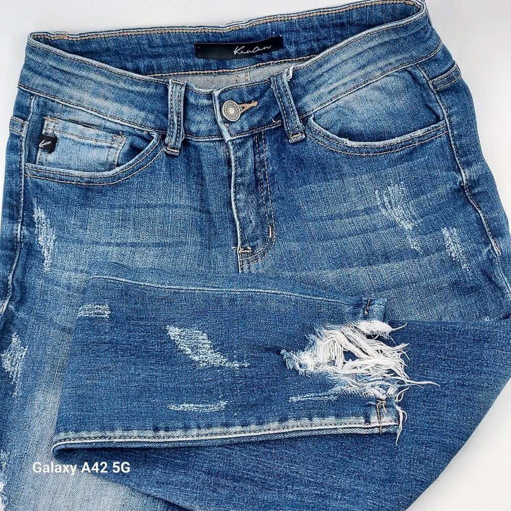 KanCan Los Angeles Distressed Skinny Jeans Medium‎ Wash Frayed Step Hem VBK1377A